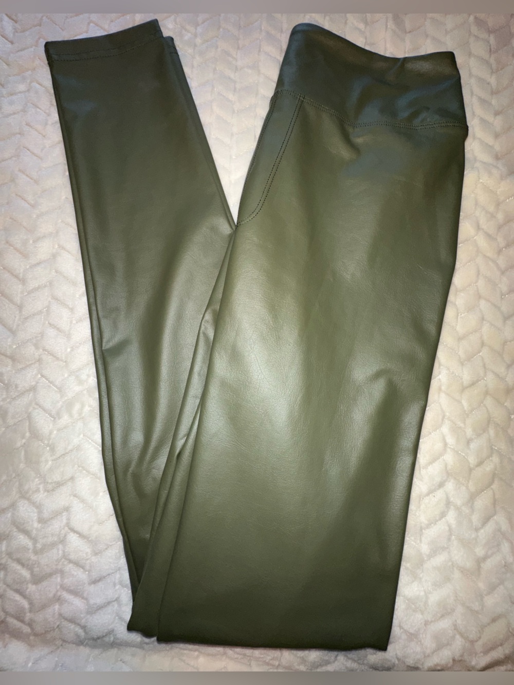 Offline Aerie Real LUX 28” Inseam Green Faux Leather Size Medium New With Tags